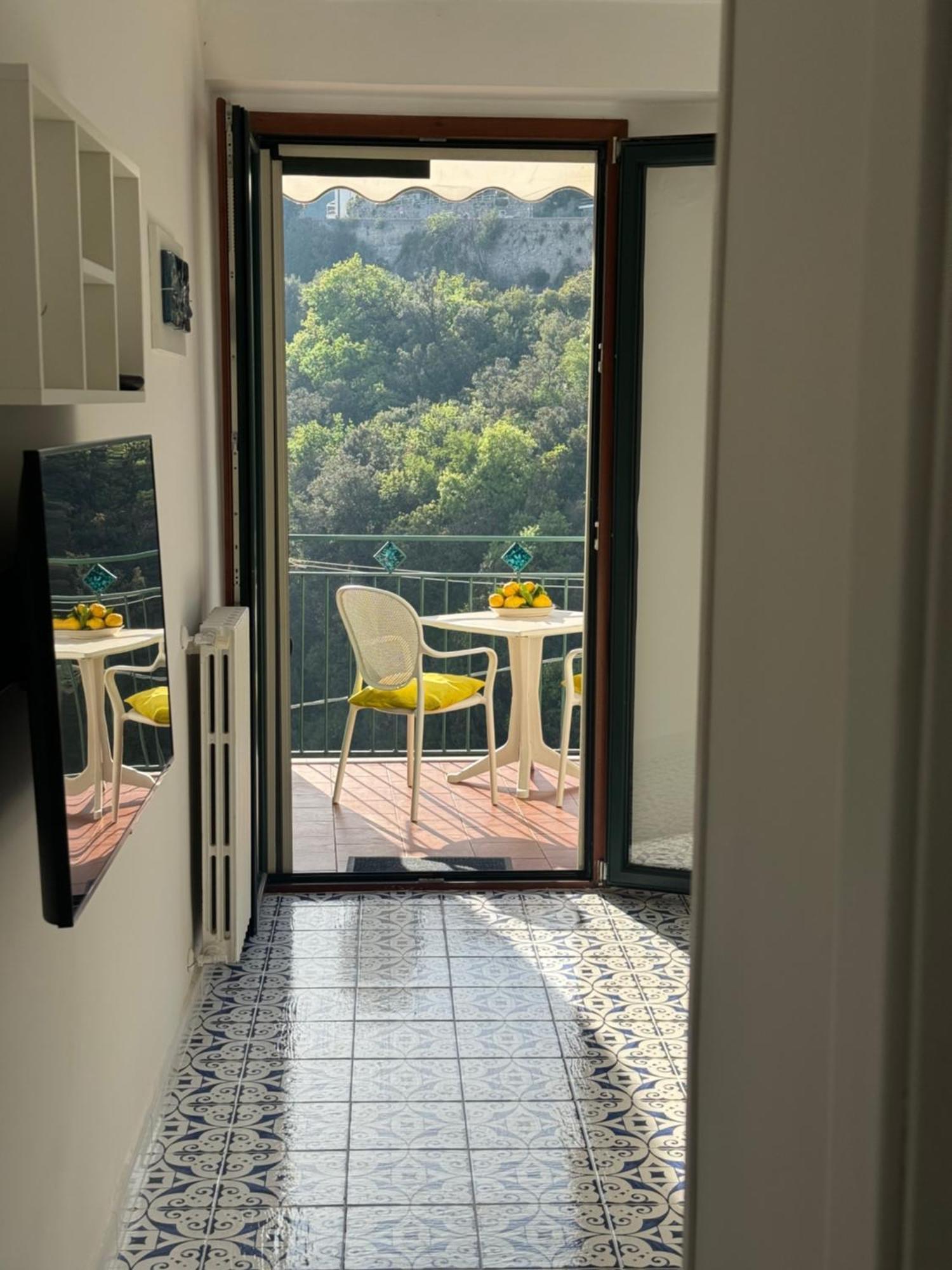 Apartmán Panoramic Flat Amalfi Coast - Sea View 1 Vietri Exteriér fotografie
