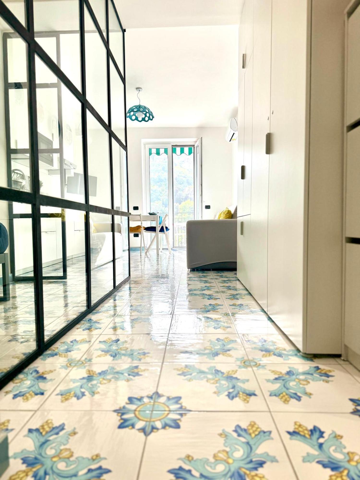 Apartmán Panoramic Flat Amalfi Coast - Sea View 1 Vietri Exteriér fotografie